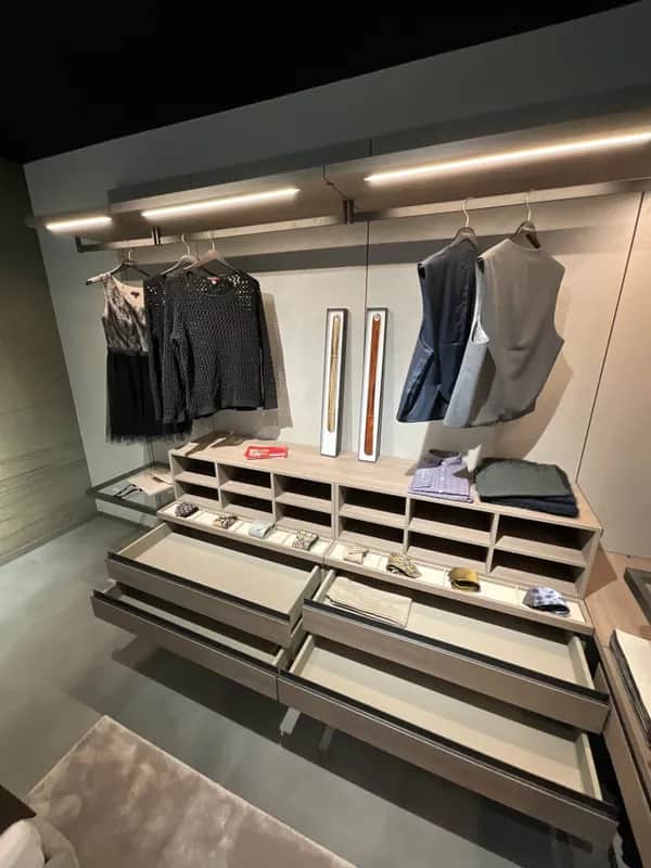Kleiderschrank offen - SanGiacomo