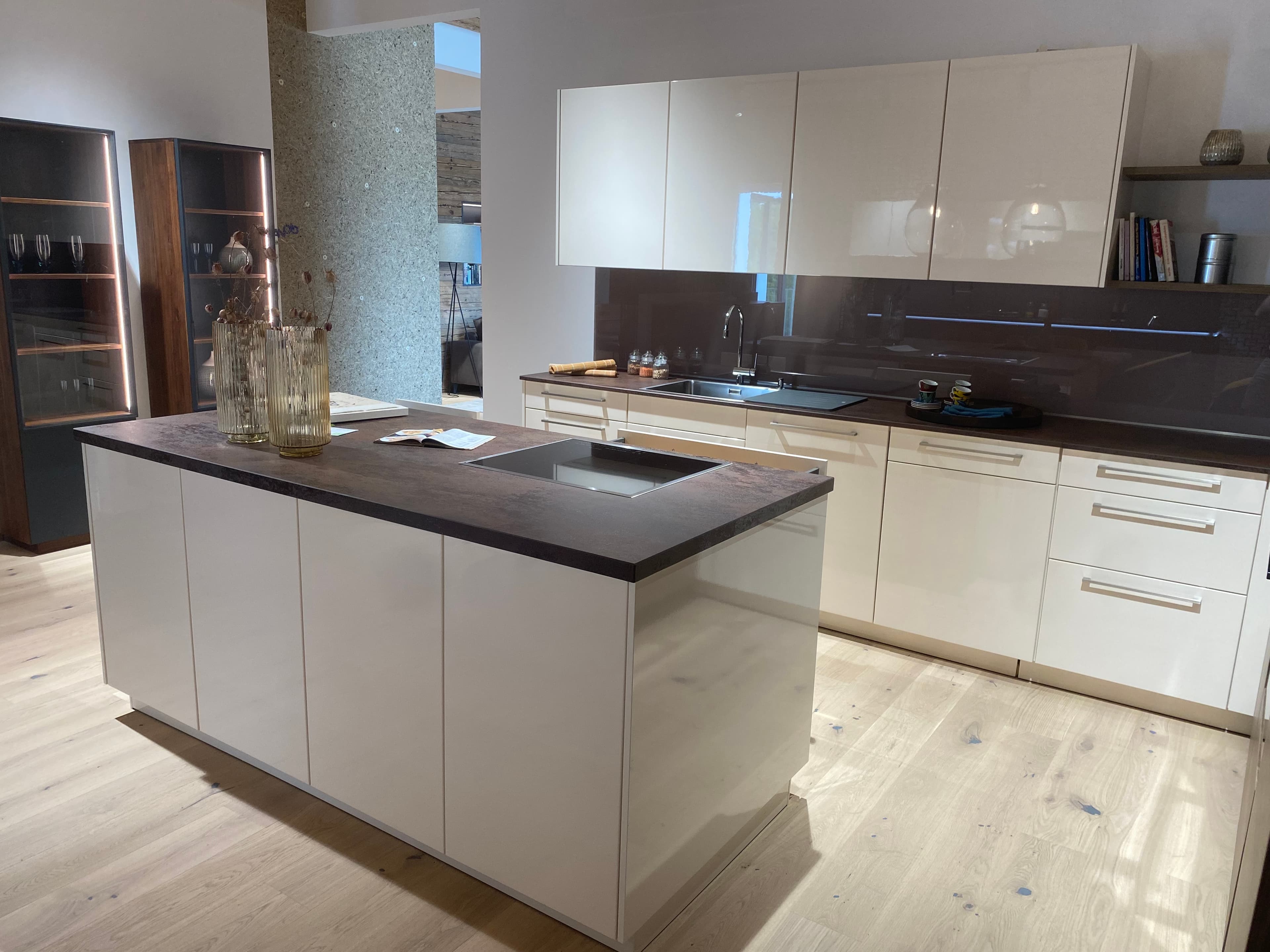 Beckermann - Modell Lenoardo / Silvia Wood Line - Ausstellungsküche